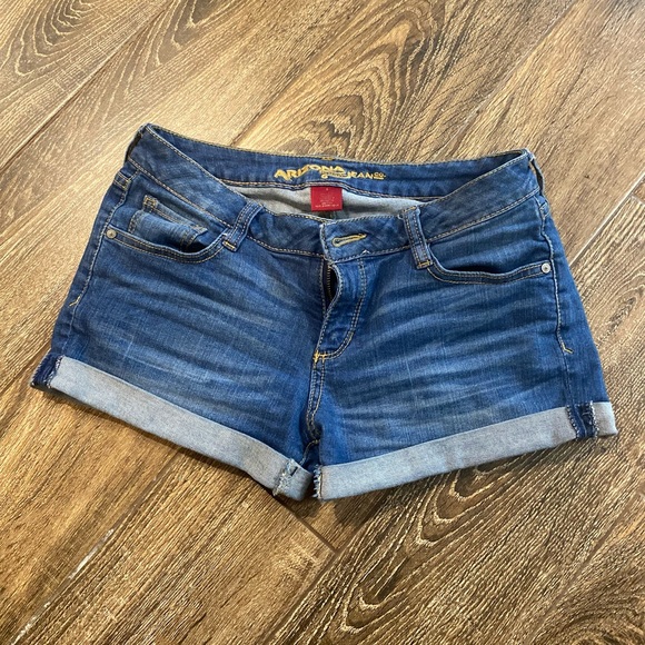 Arizona Jean shorts - Picture 1 of 3